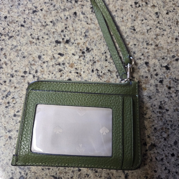 *SOLD* Kate Spade Green Leather Wristlet - Picture 3 of 4